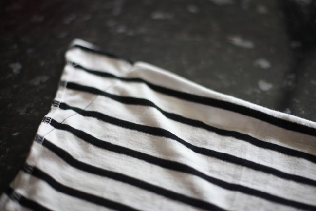 super easy sewing tutorial :: skirt from a t-shirt
