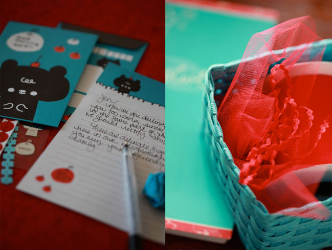 scrapbooking in red, white and aqua :: colour story