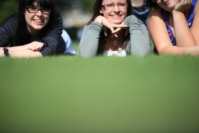 outtake :: friends in the grass