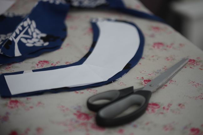 diy peter pan collar on a t-shirt tutorial