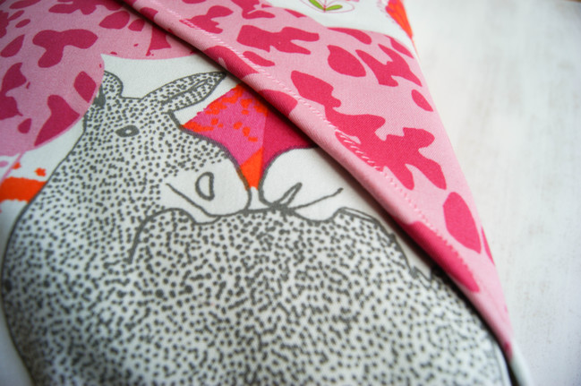 crafting with alice:: envelope cushion and @ shimelle.com