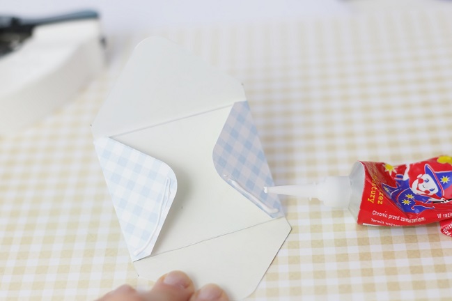 mini envelopes:: a scrapbook tutorial by magda mizera @ shimelle.com