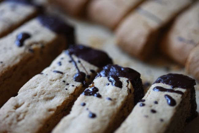 Gluten-free Peanut Butter & Chocolate Biscotti - inspired by the Bake Off! @ shimelle.com